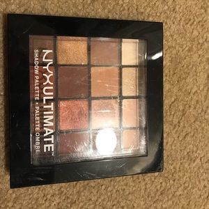 NYX ultimate eyeshadow pallete